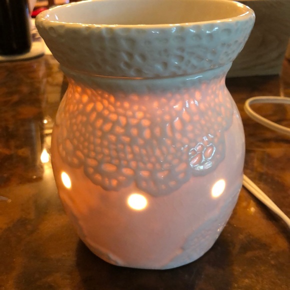 Scentsy Accents Heirloom Scentsy Wax Warmer Full Size